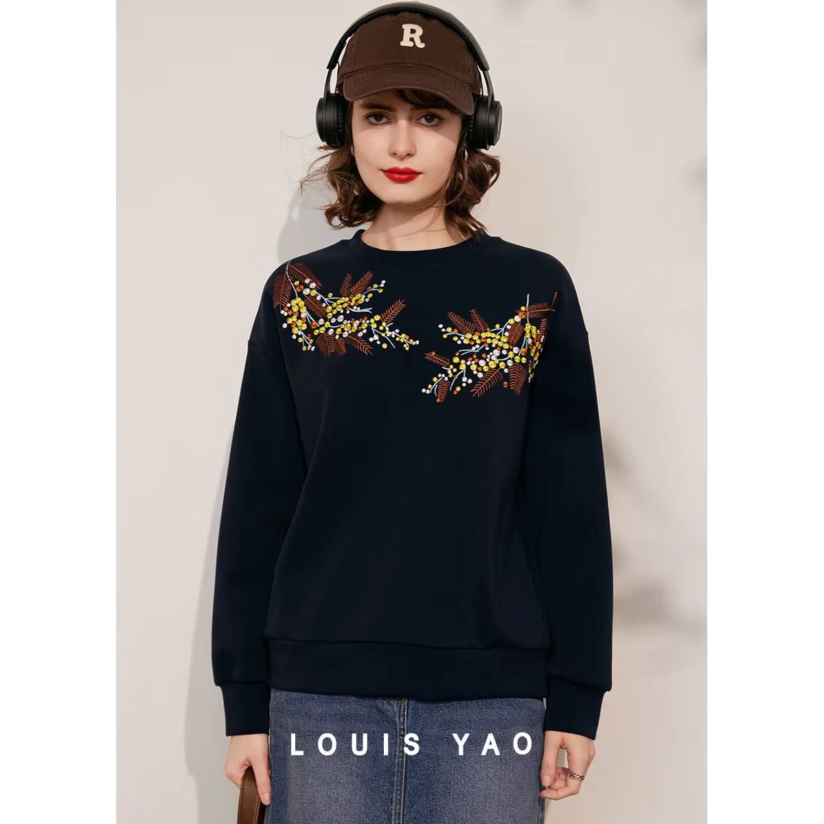 2024 Women's Hoodie – Casual Loose Fit Round Neck Long Sleeve Pullover with Trendy Contrast Color Embroidery