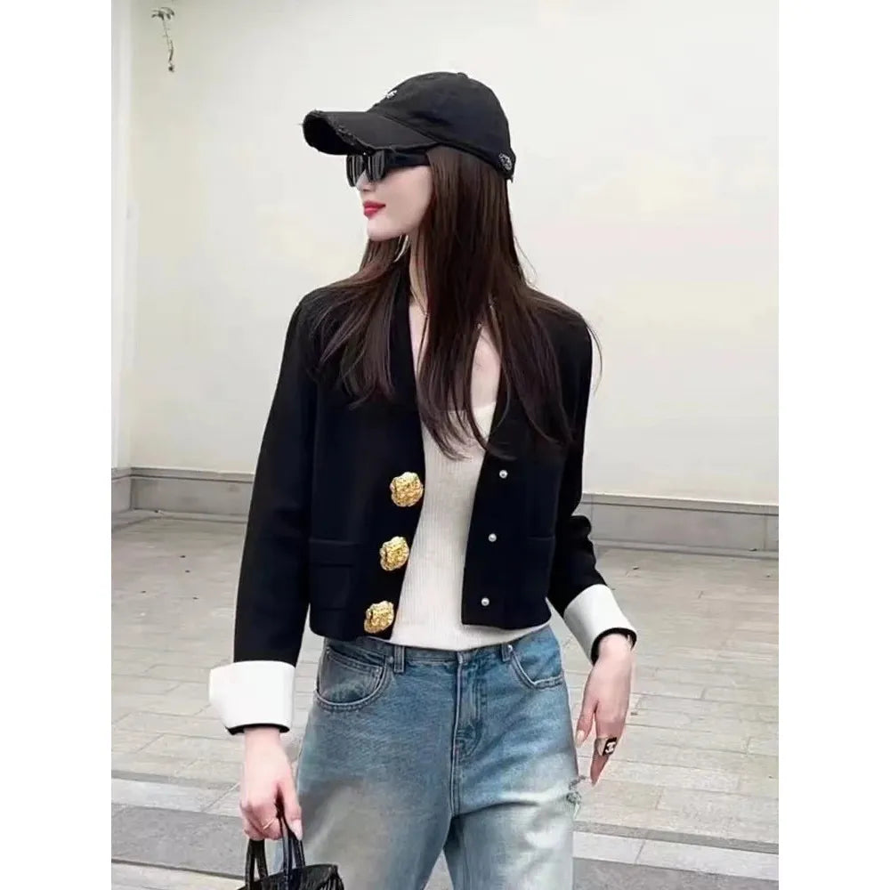 Chic Vintage V-Neck Cardigan for Women with Gold Buttons – Elegant Long Sleeve Knitwear for Autumn 2024